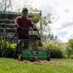 Scotts 26 in. Push Lawn Sweeper LSW70026S, Black/Green - Image 3